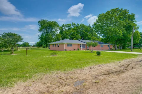 9958 Farm Road 79
