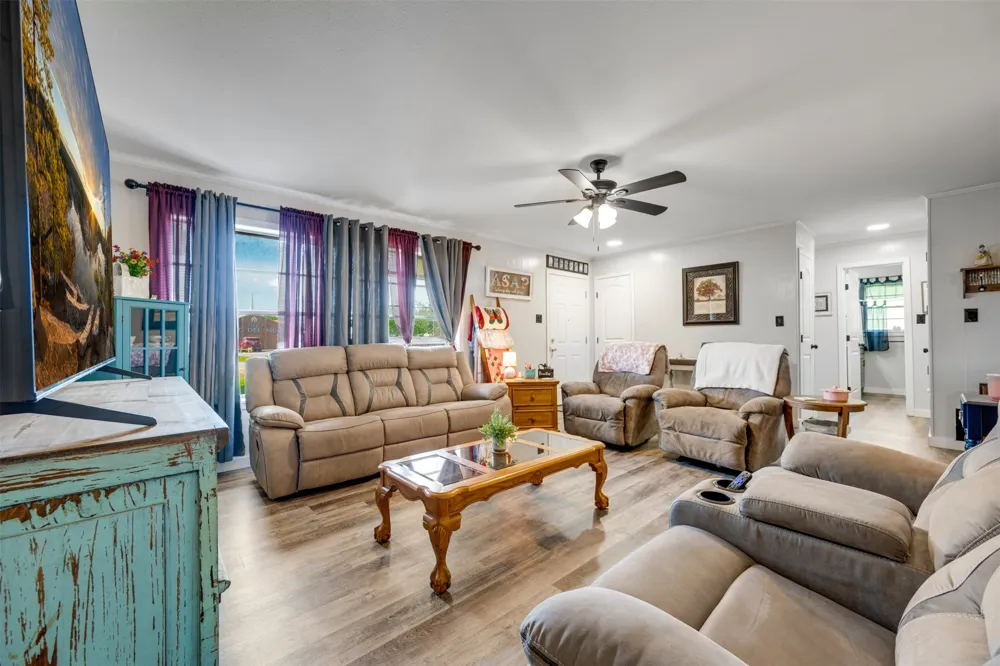 9958 Farm Road 79 Sumner, TX 75486