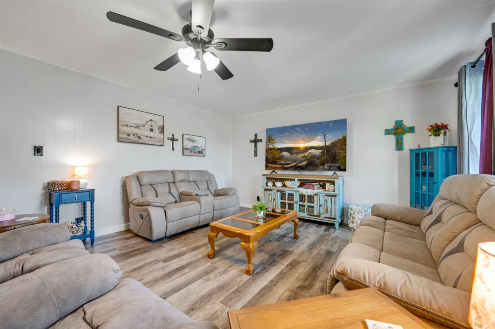 9958 Farm Road 79 Sumner, TX 75486