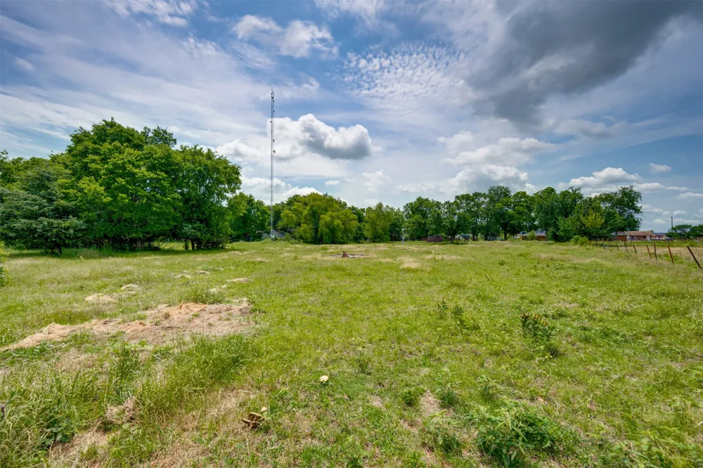 9958 Farm Road 79 Sumner, TX 75486