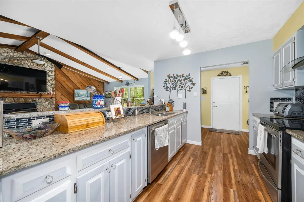 16422 NE 10TH STREET Gainesville, FL 32609