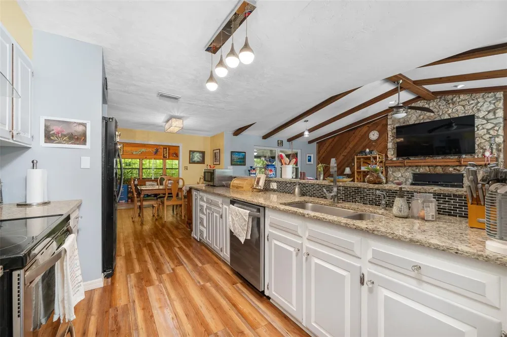 16422 NE 10TH STREET Gainesville, FL 32609