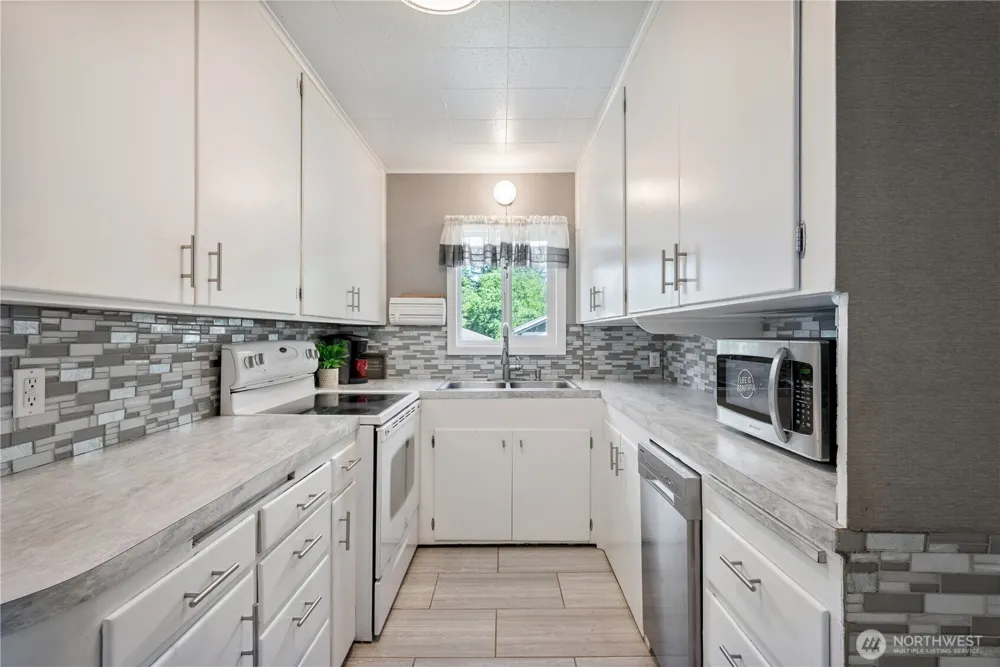 111 Appleman Drive Castle Rock, WA 98611