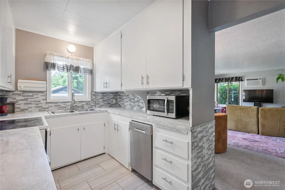 111 Appleman Drive Castle Rock, WA 98611