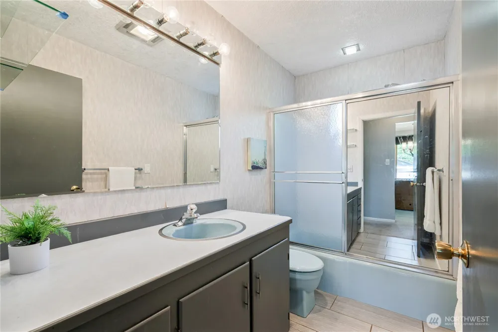 111 Appleman Drive Castle Rock, WA 98611