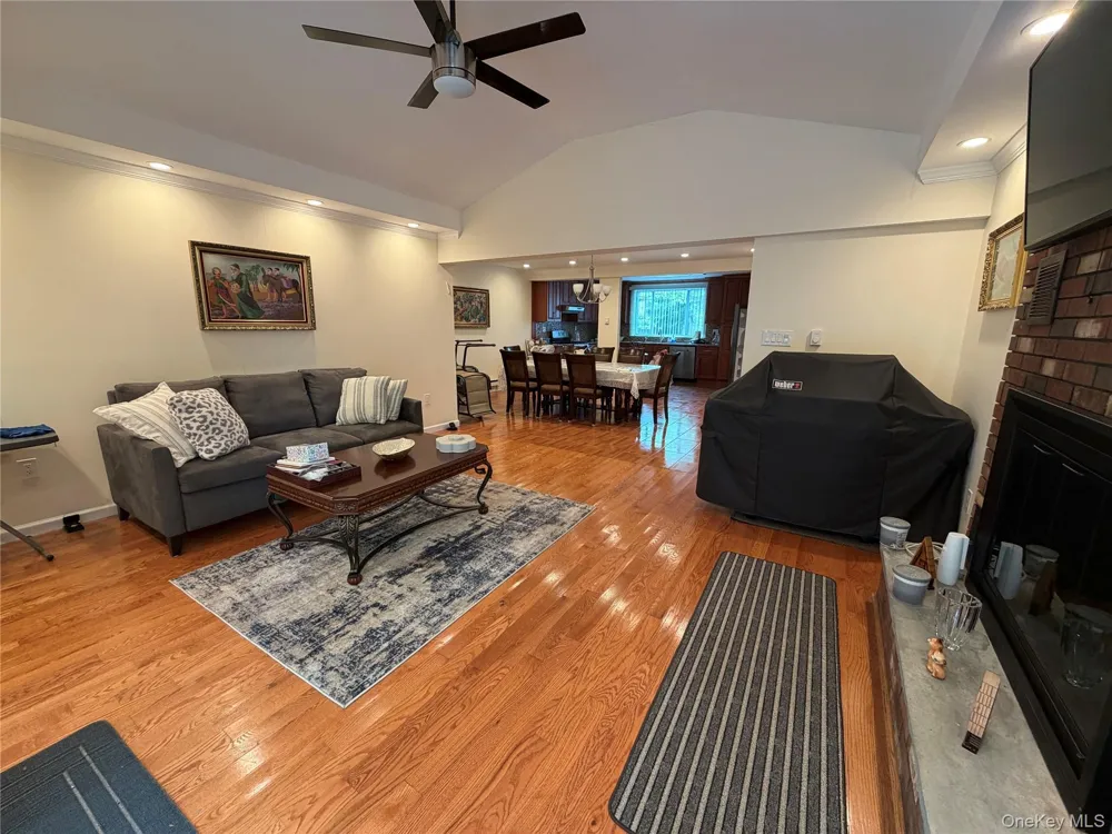 8 Peter Way Kiamesha Lake, NY 12751