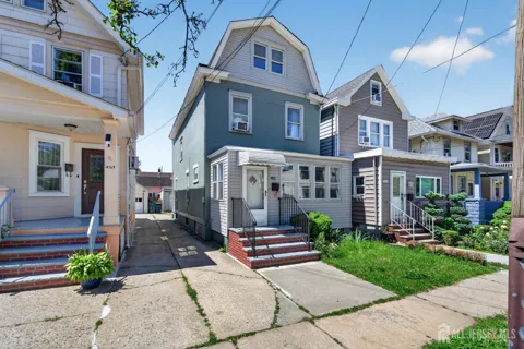 453 Compton Avenue