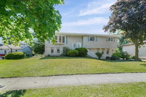 2504 Victoria Road