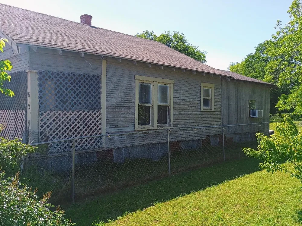 612 W 16th Avenue Corsicana, TX 75110