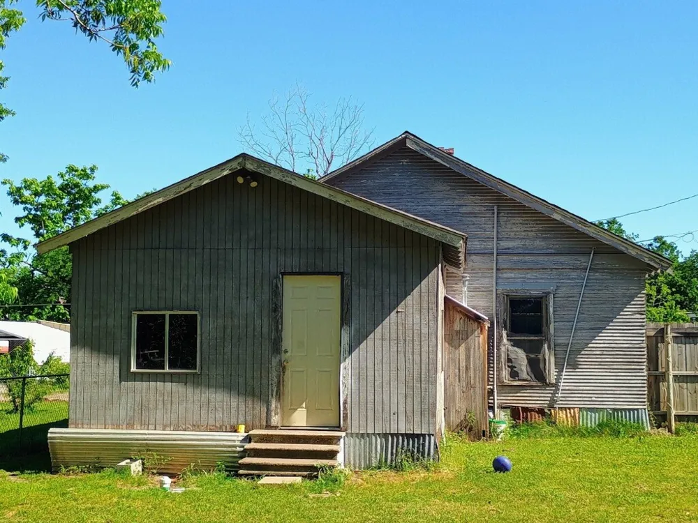 612 W 16th Avenue Corsicana, TX 75110