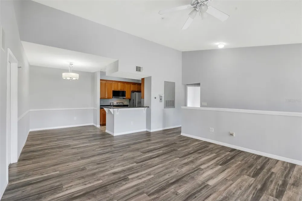 14226 FREDRICKSBURG DRIVE #220 Orlando, FL 32837