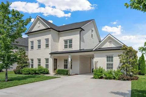 7020 Vineyard Valley Dr