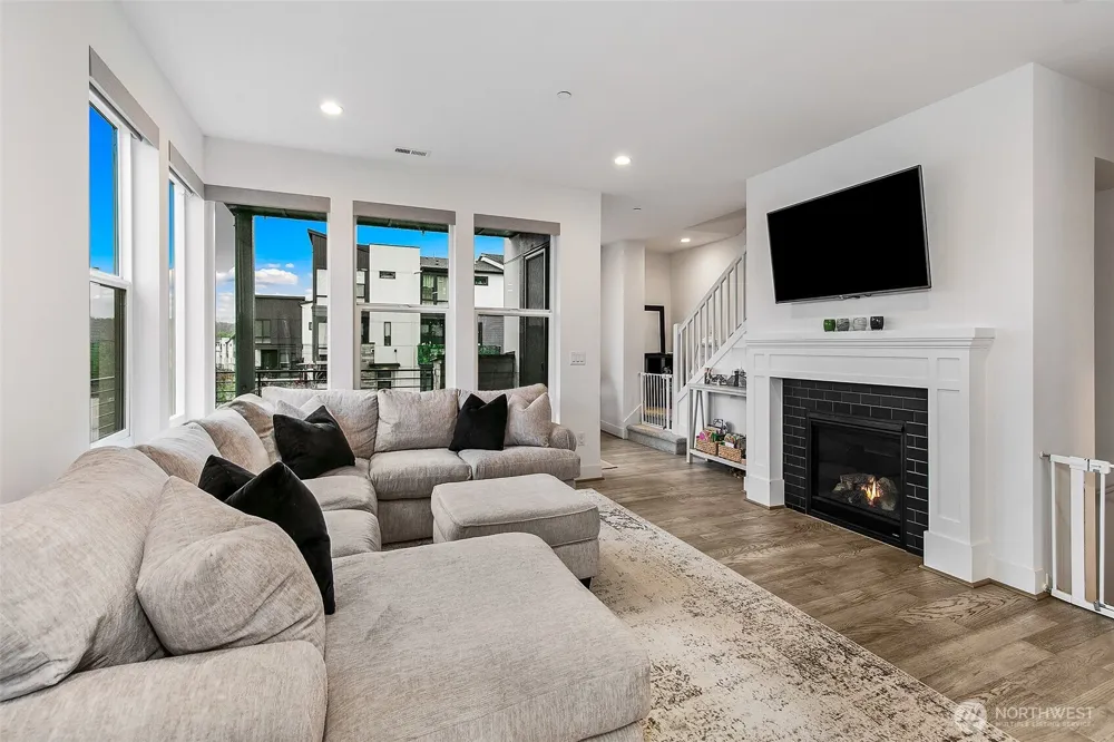 14002 3rd Avenue NE #105 Duvall, WA 98019