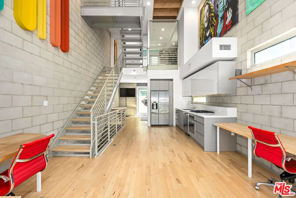 3450 Cahuenga Boulevard