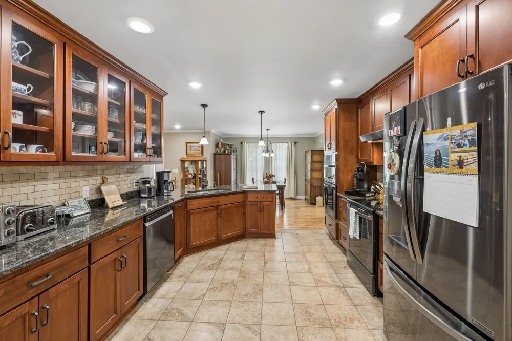 1421 Oakmont Cir Centerville, TN 37033
