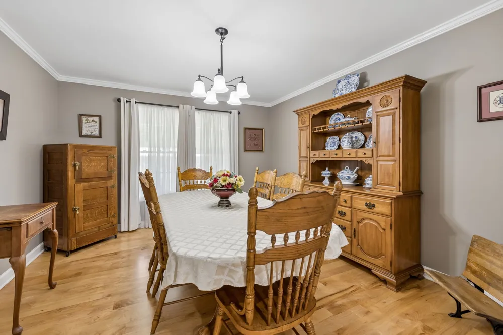 1421 Oakmont Cir Centerville, TN 37033