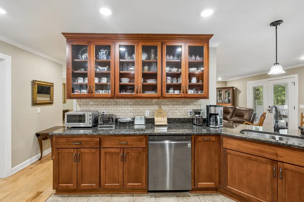 1421 Oakmont Cir Centerville, TN 37033