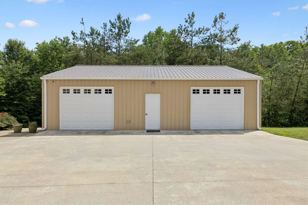 1421 Oakmont Cir Centerville, TN 37033