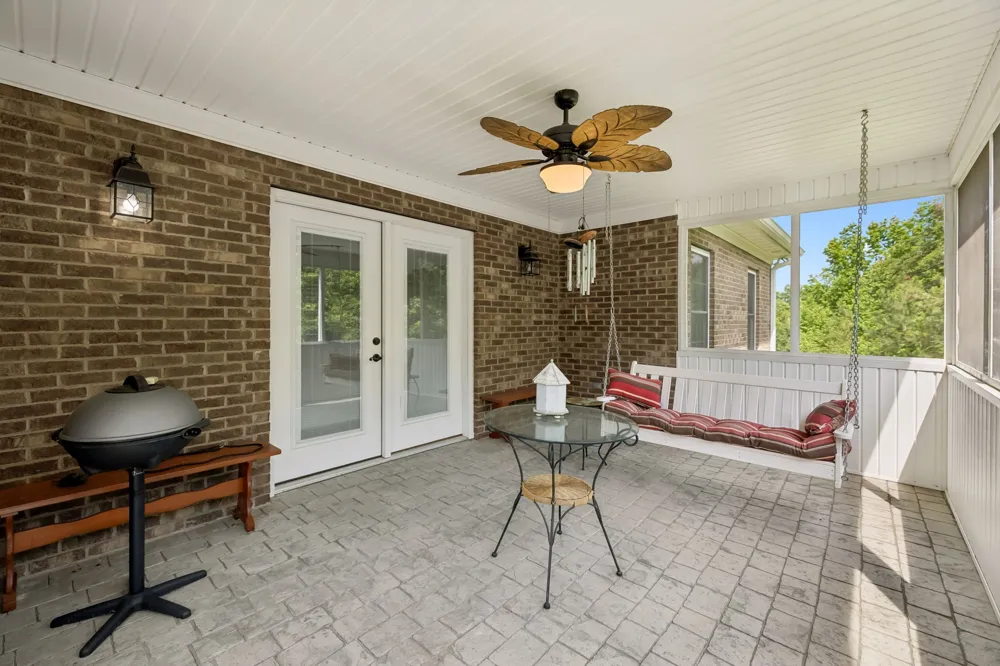 1421 Oakmont Cir Centerville, TN 37033