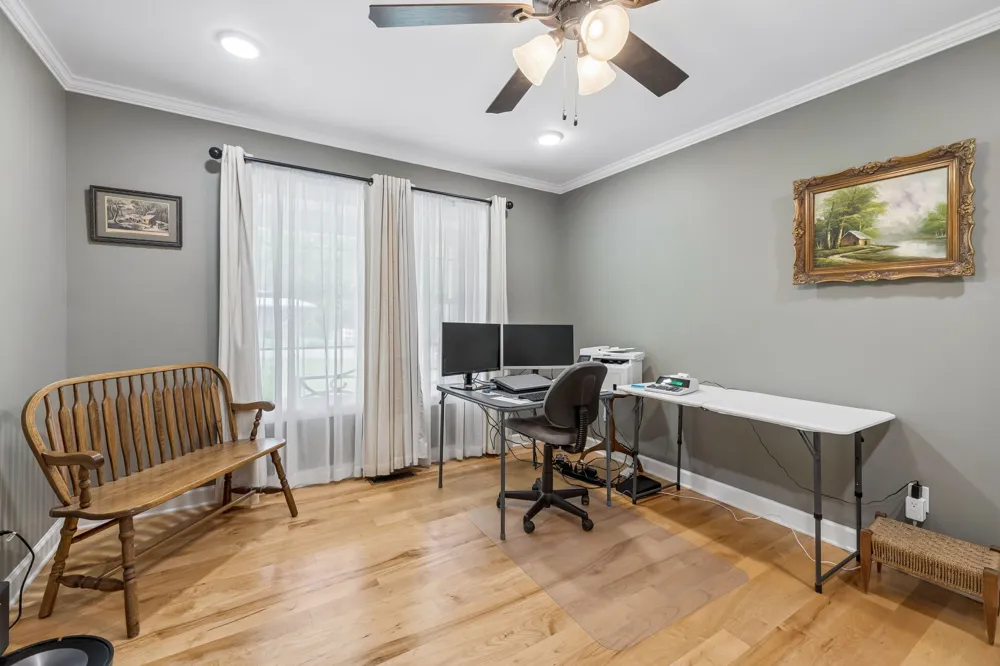 1421 Oakmont Cir Centerville, TN 37033