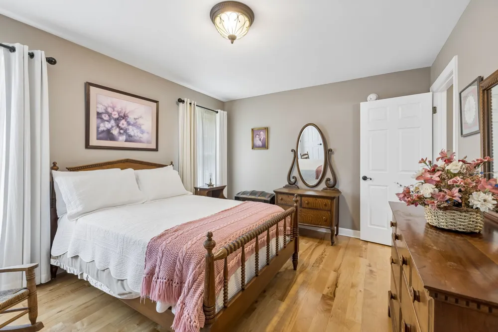 1421 Oakmont Cir Centerville, TN 37033