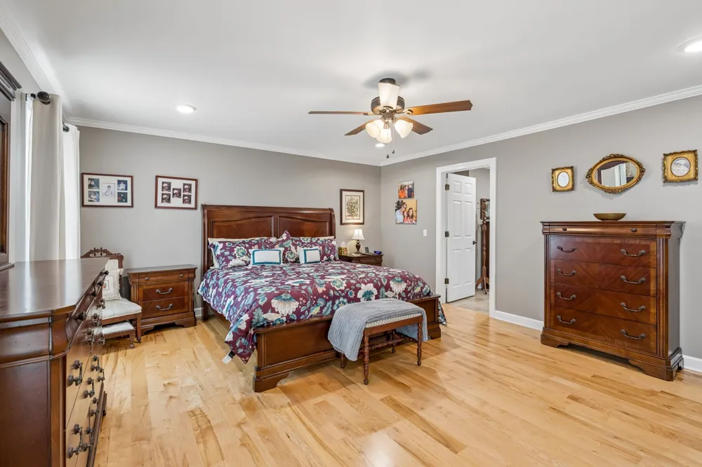 1421 Oakmont Cir Centerville, TN 37033