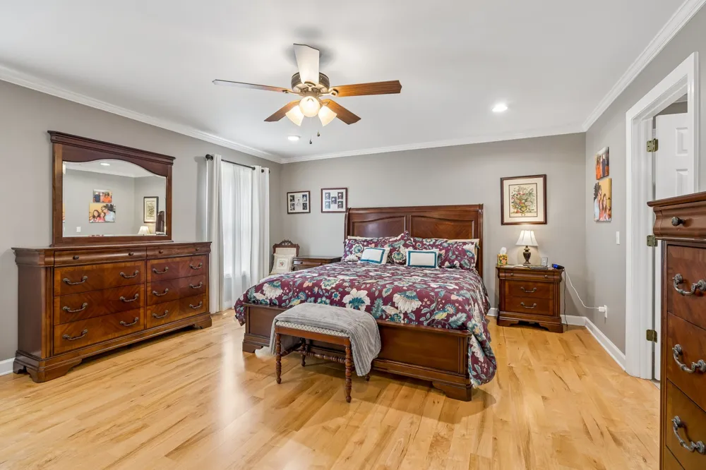 1421 Oakmont Cir Centerville, TN 37033