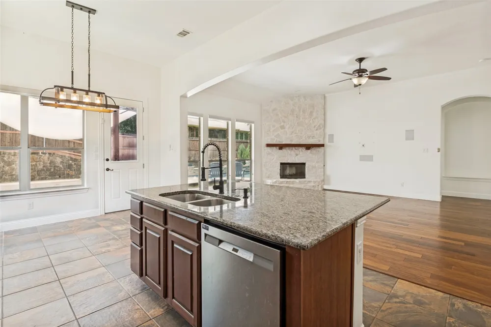6734 Trailblazer Way Dallas, TX 75236