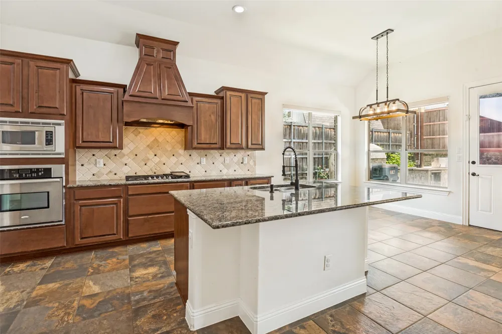 6734 Trailblazer Way Dallas, TX 75236
