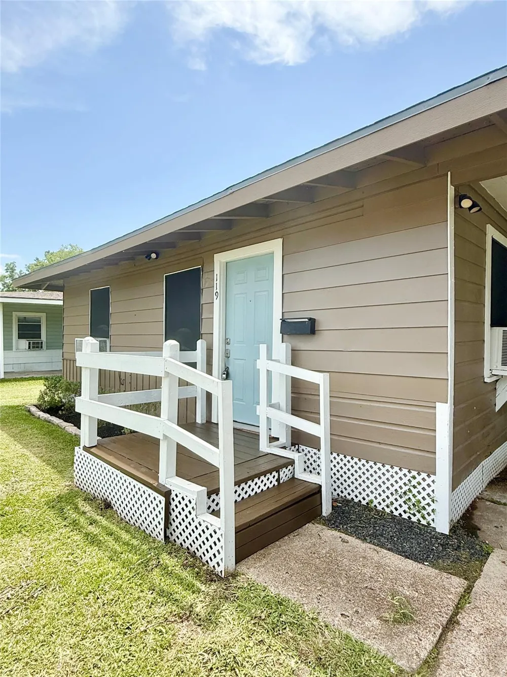 119 Oak Drive Lake Jackson, TX 77566