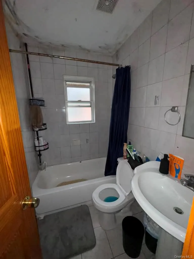 2521 94th Street East Elmhurst, NY 11369