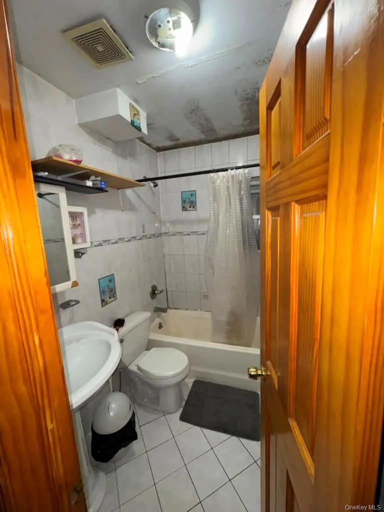 2521 94th Street East Elmhurst, NY 11369