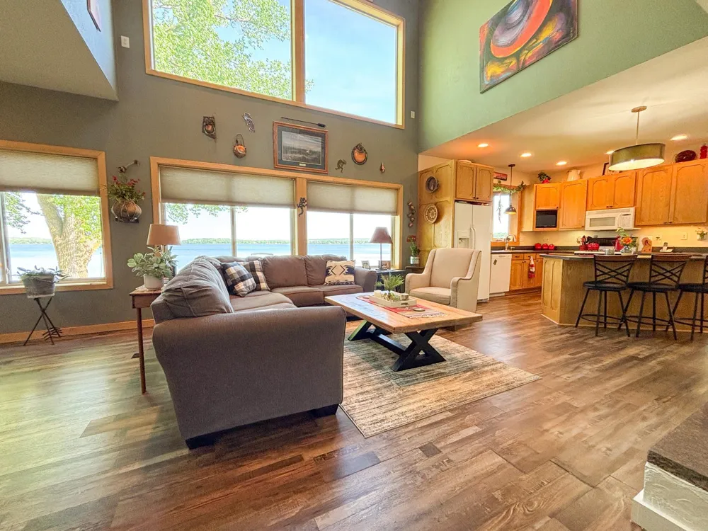 21447 Sunny Drive Fergus Falls, MN 56537
