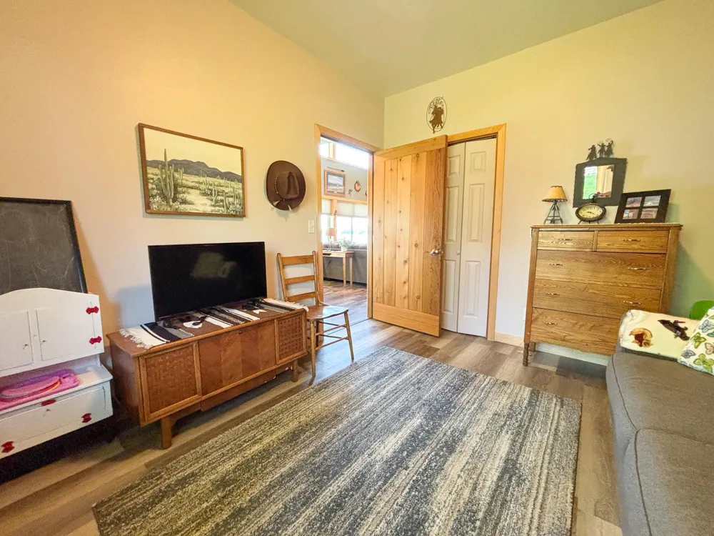 21447 Sunny Drive Fergus Falls, MN 56537