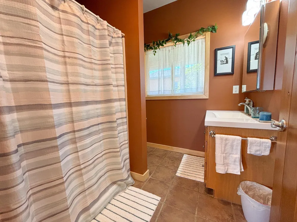 21447 Sunny Drive Fergus Falls, MN 56537