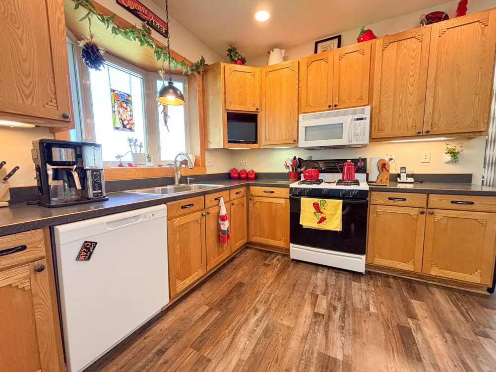 21447 Sunny Drive Fergus Falls, MN 56537