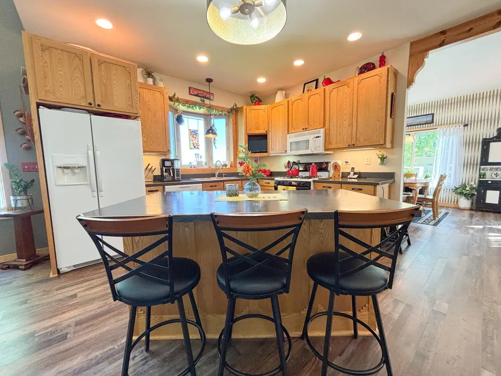 21447 Sunny Drive Fergus Falls, MN 56537