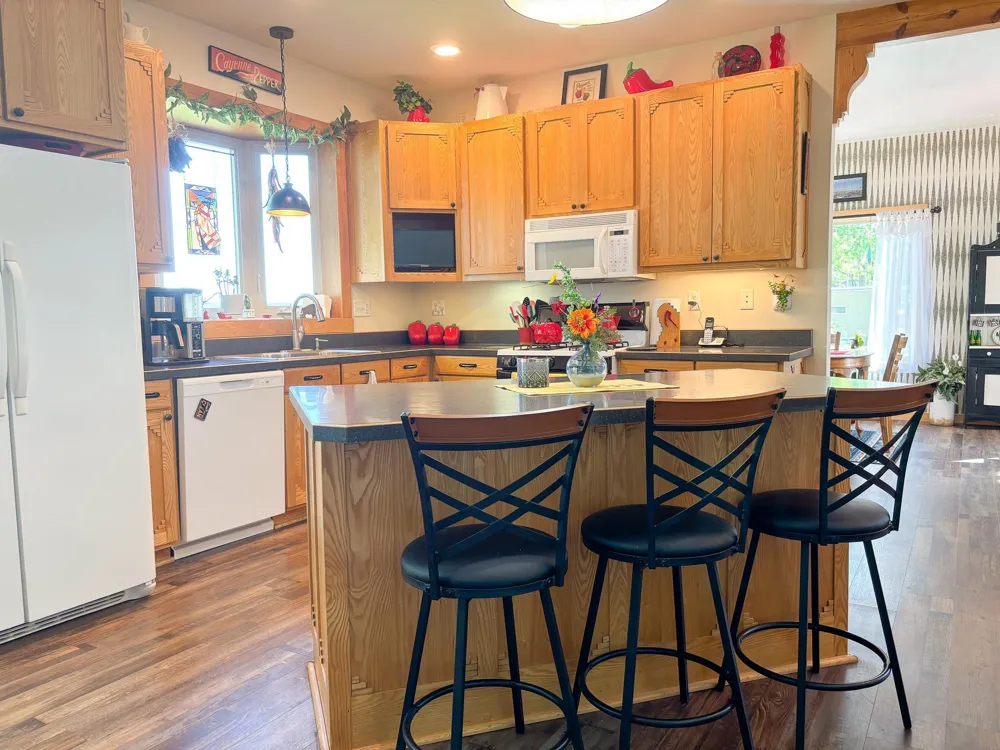 21447 Sunny Drive Fergus Falls, MN 56537