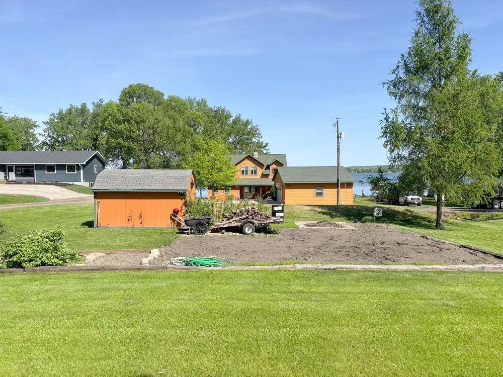 21447 Sunny Drive Fergus Falls, MN 56537