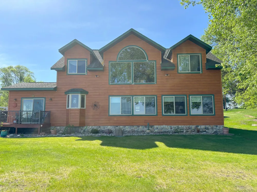 21447 Sunny Drive Fergus Falls, MN 56537