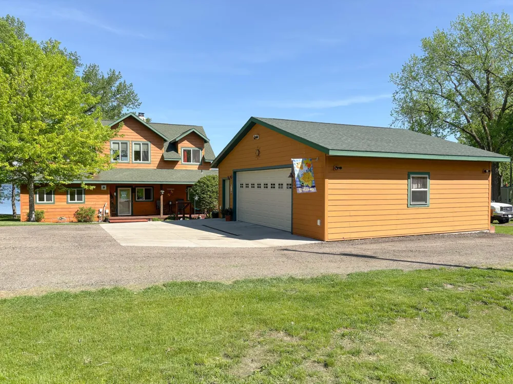 21447 Sunny Drive Fergus Falls, MN 56537