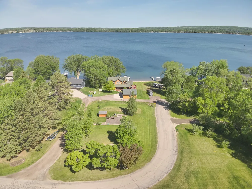21447 Sunny Drive Fergus Falls, MN 56537
