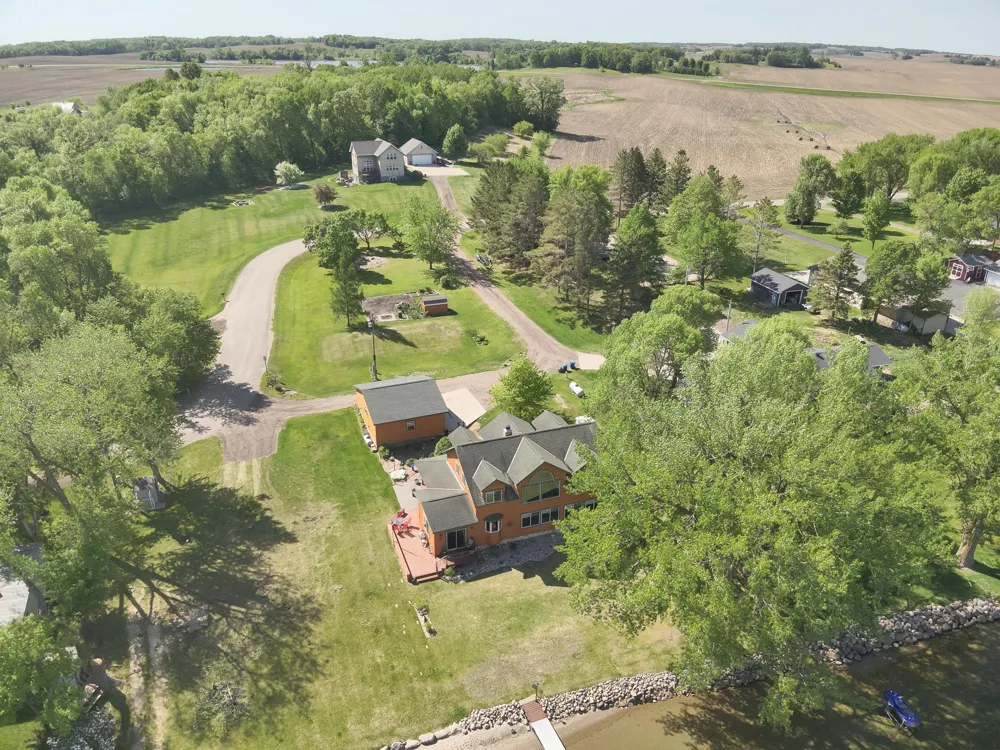 21447 Sunny Drive Fergus Falls, MN 56537