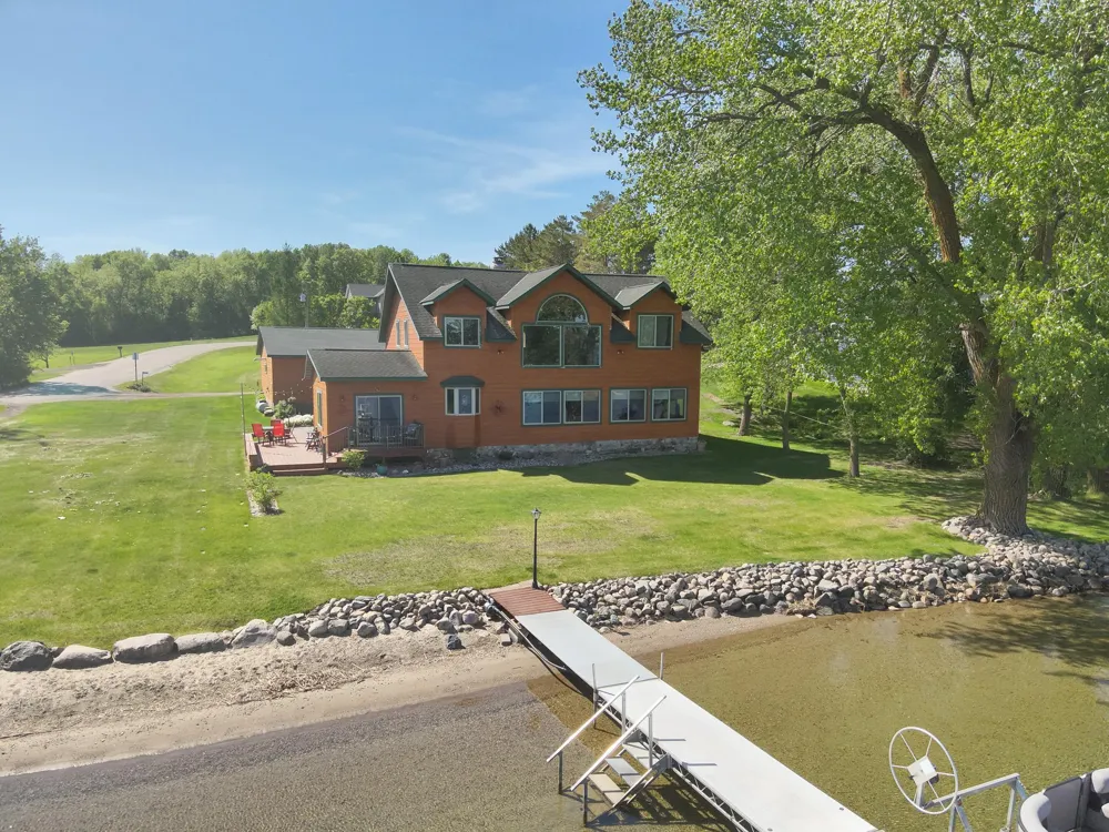 21447 Sunny Drive Fergus Falls, MN 56537
