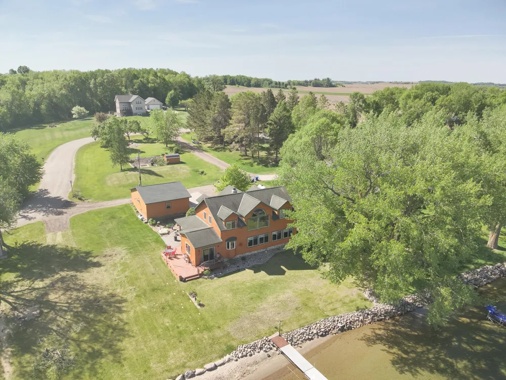 21447 Sunny Drive Fergus Falls, MN 56537