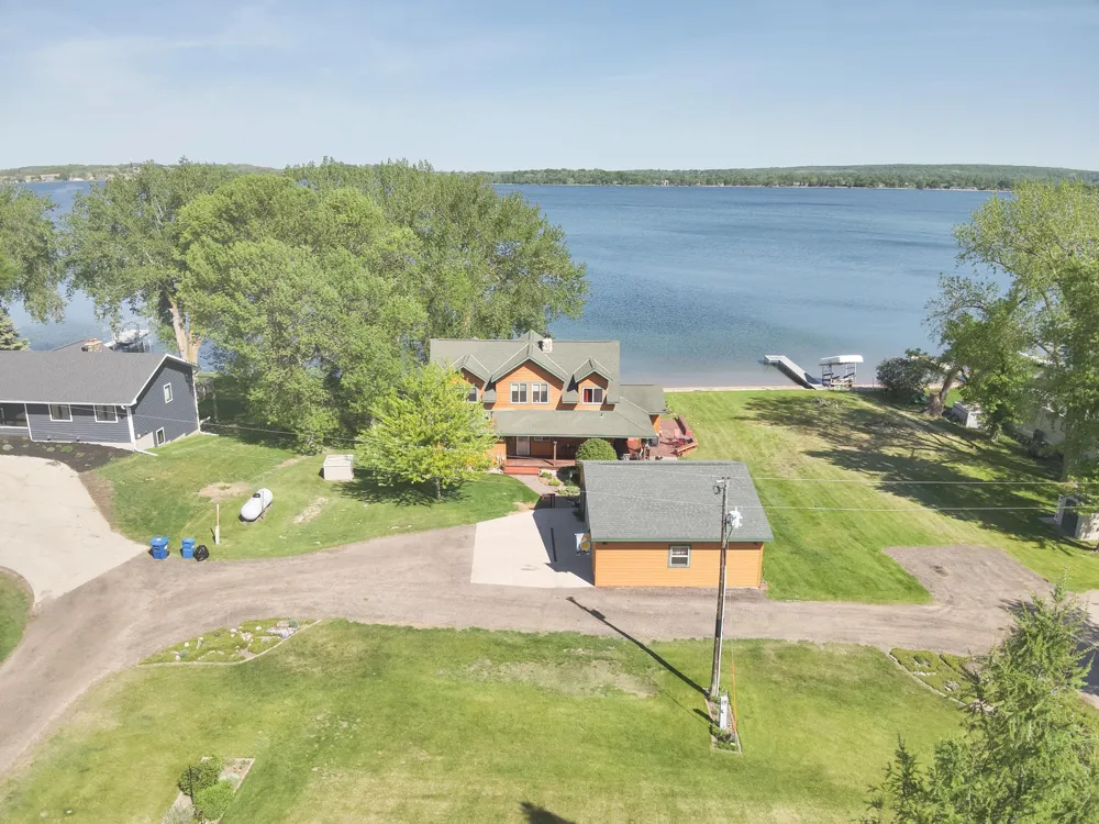 21447 Sunny Drive Fergus Falls, MN 56537