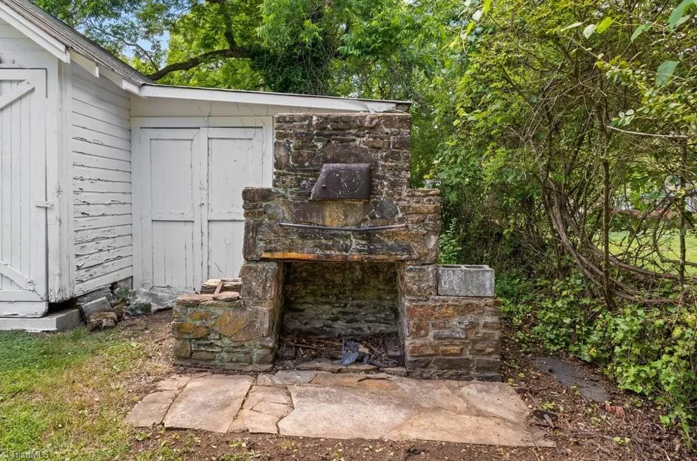 8066 Broad Street Rural Hall, NC 27045