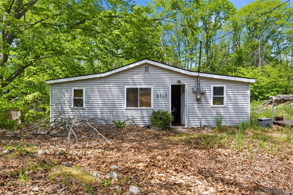 5842 Woodland Drive Surrey Township, MI 48632