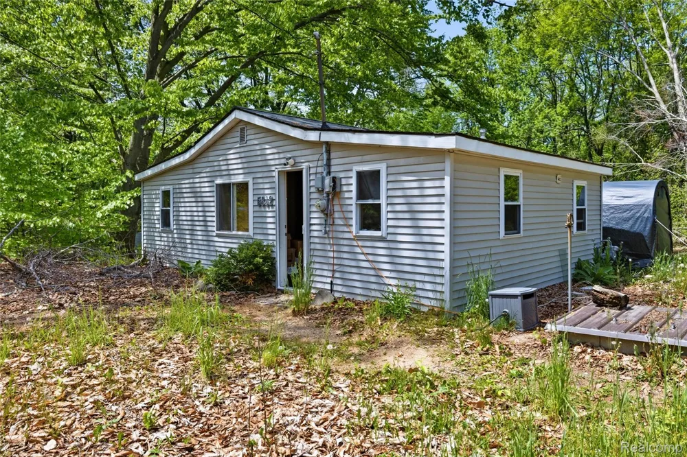 5842 Woodland Drive Surrey Township, MI 48632