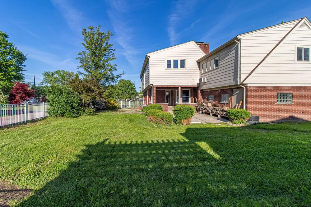 30007 Maison Street Saint Clair Shores, MI 48082